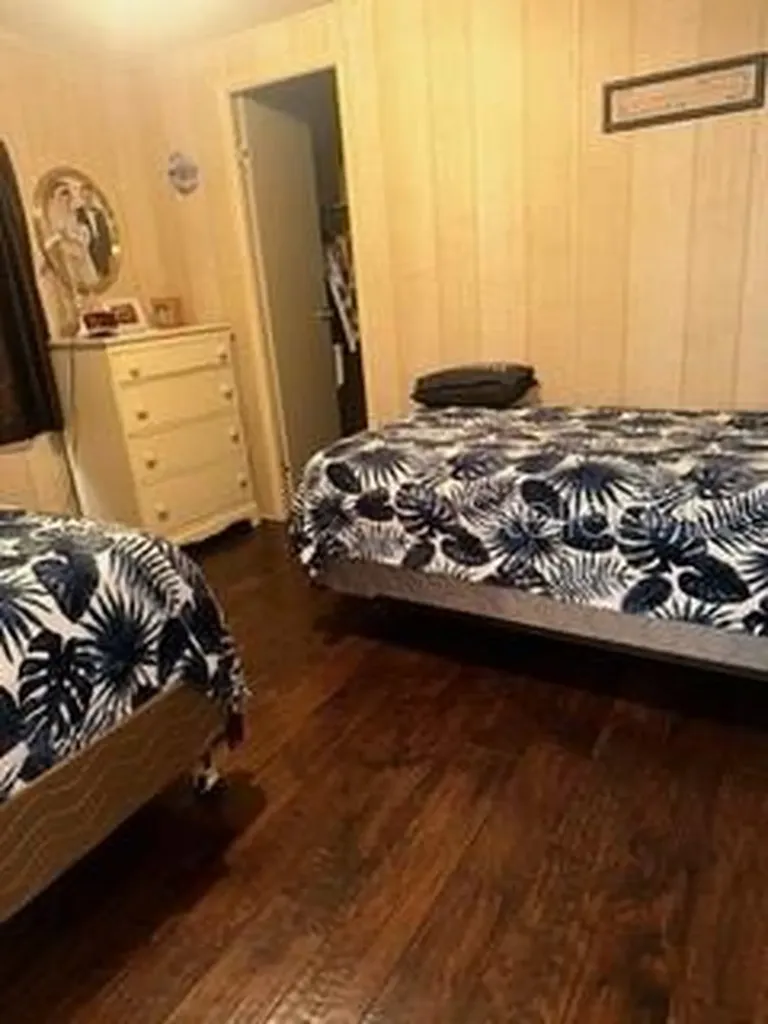 1211 Apache Circle Tavares FL 32778