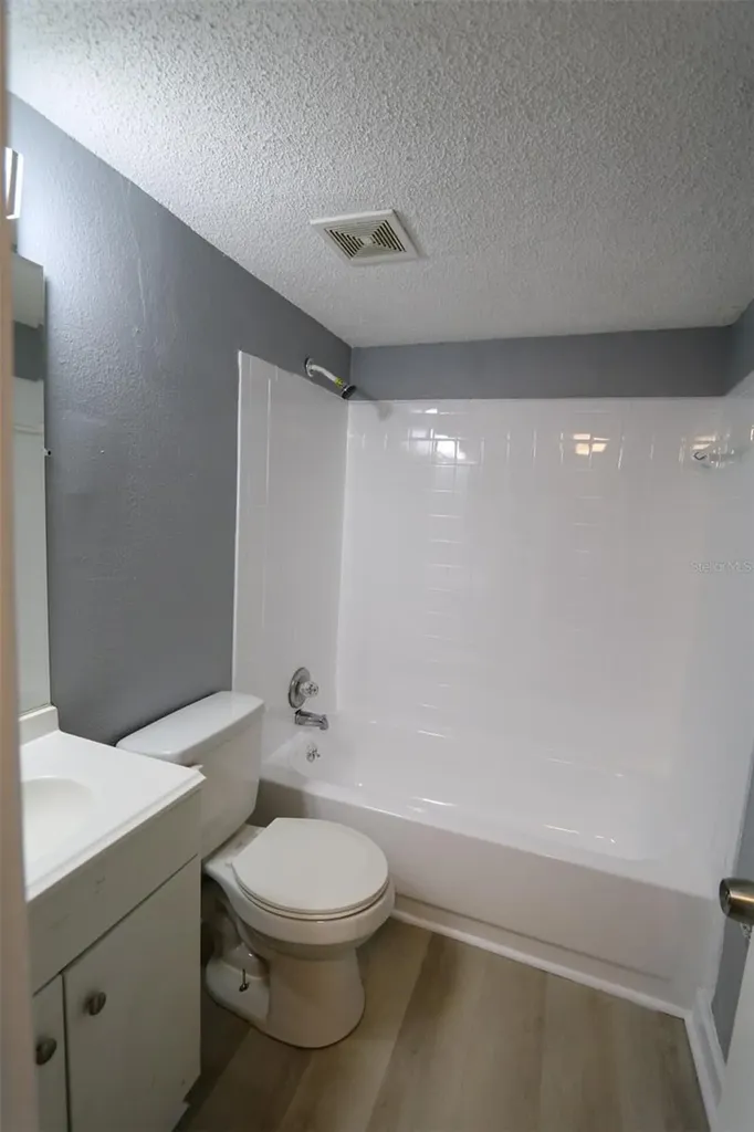 1810 E 143rd Avenue Tampa FL 33613