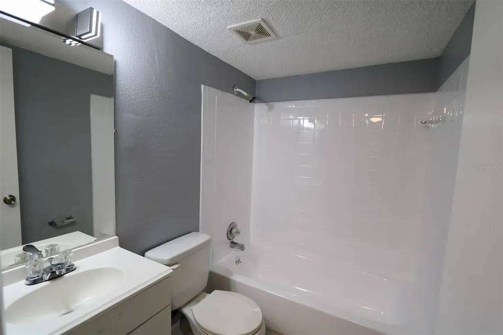 1810 E 143rd Avenue Tampa FL 33613
