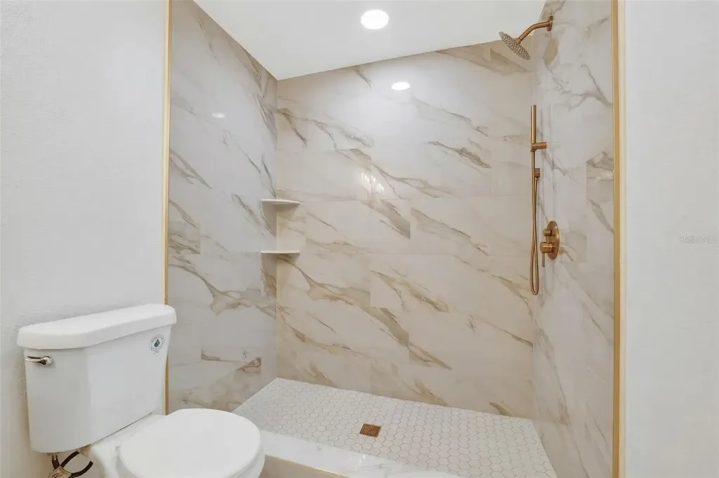 695 Sunset Drive Tarpon Springs FL 34689