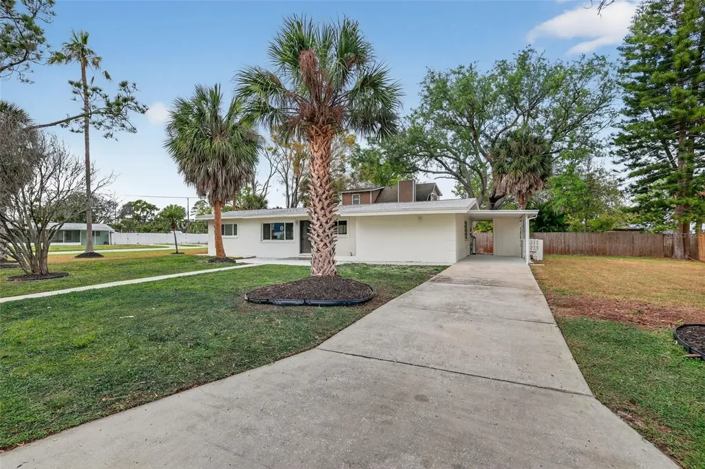 695 Sunset Drive Tarpon Springs FL 34689