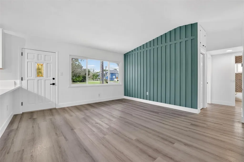 695 Sunset Drive Tarpon Springs FL 34689