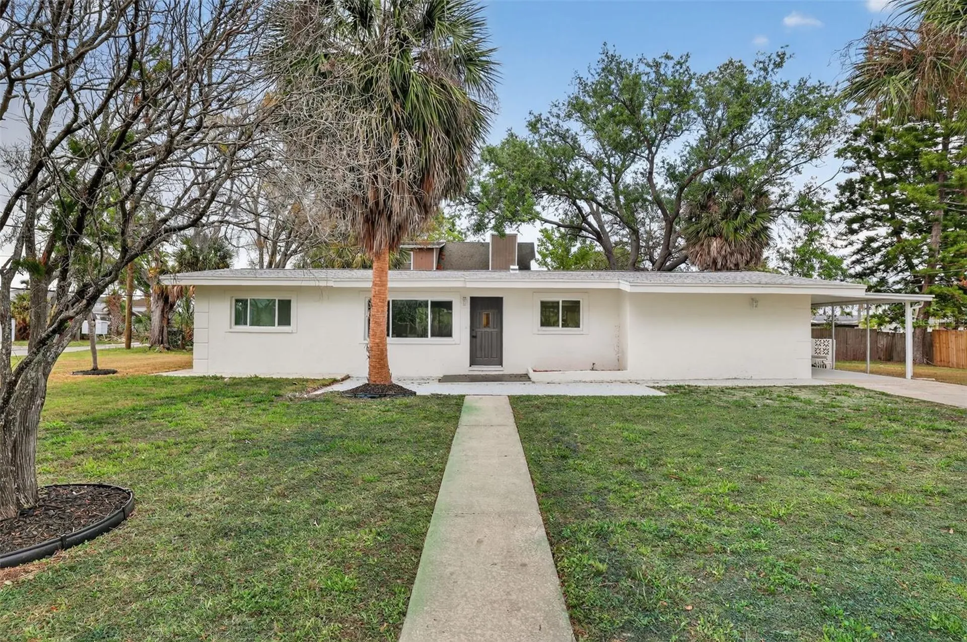 695 Sunset Drive Tarpon Springs FL 34689