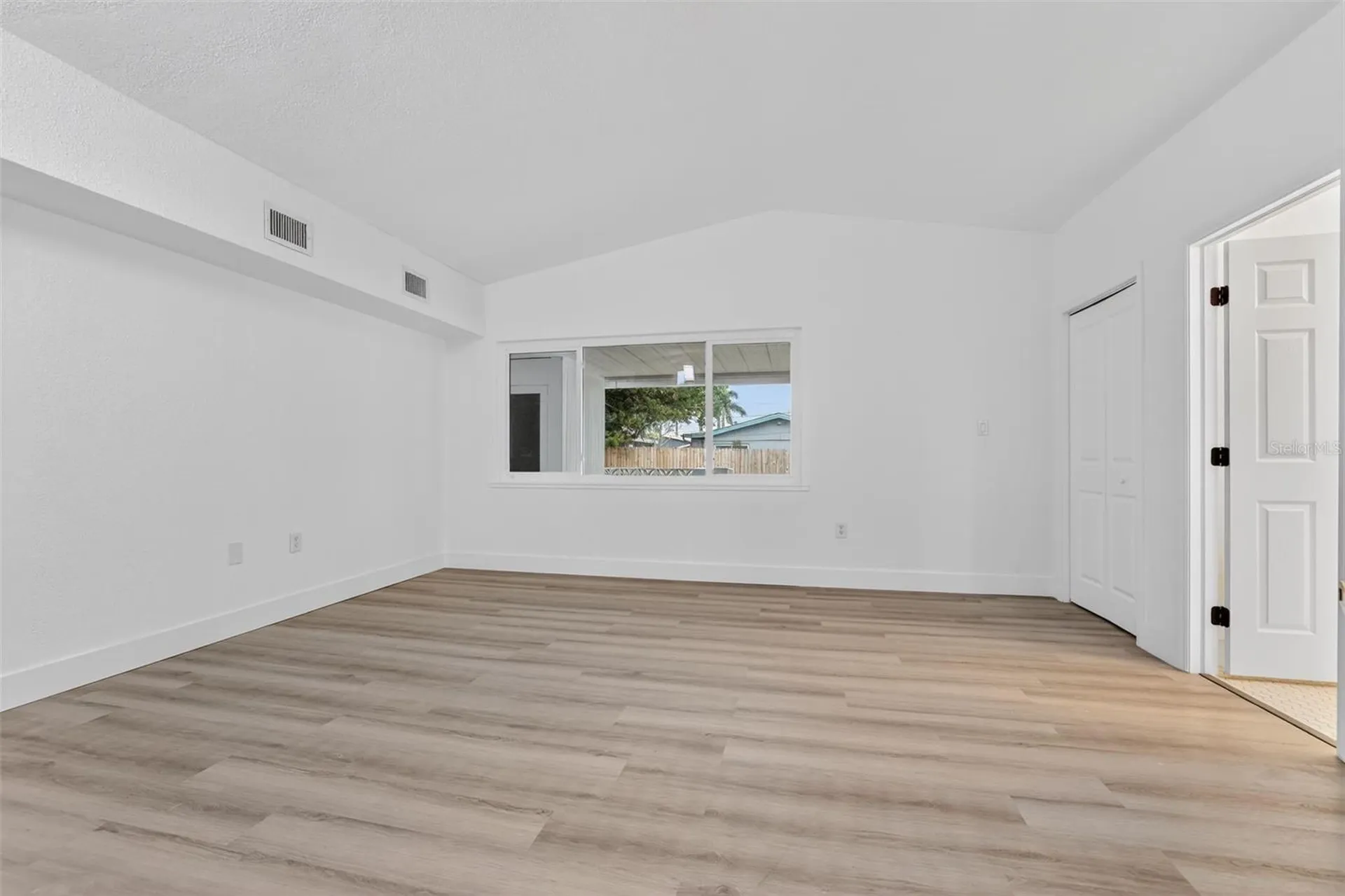 695 Sunset Drive Tarpon Springs FL 34689