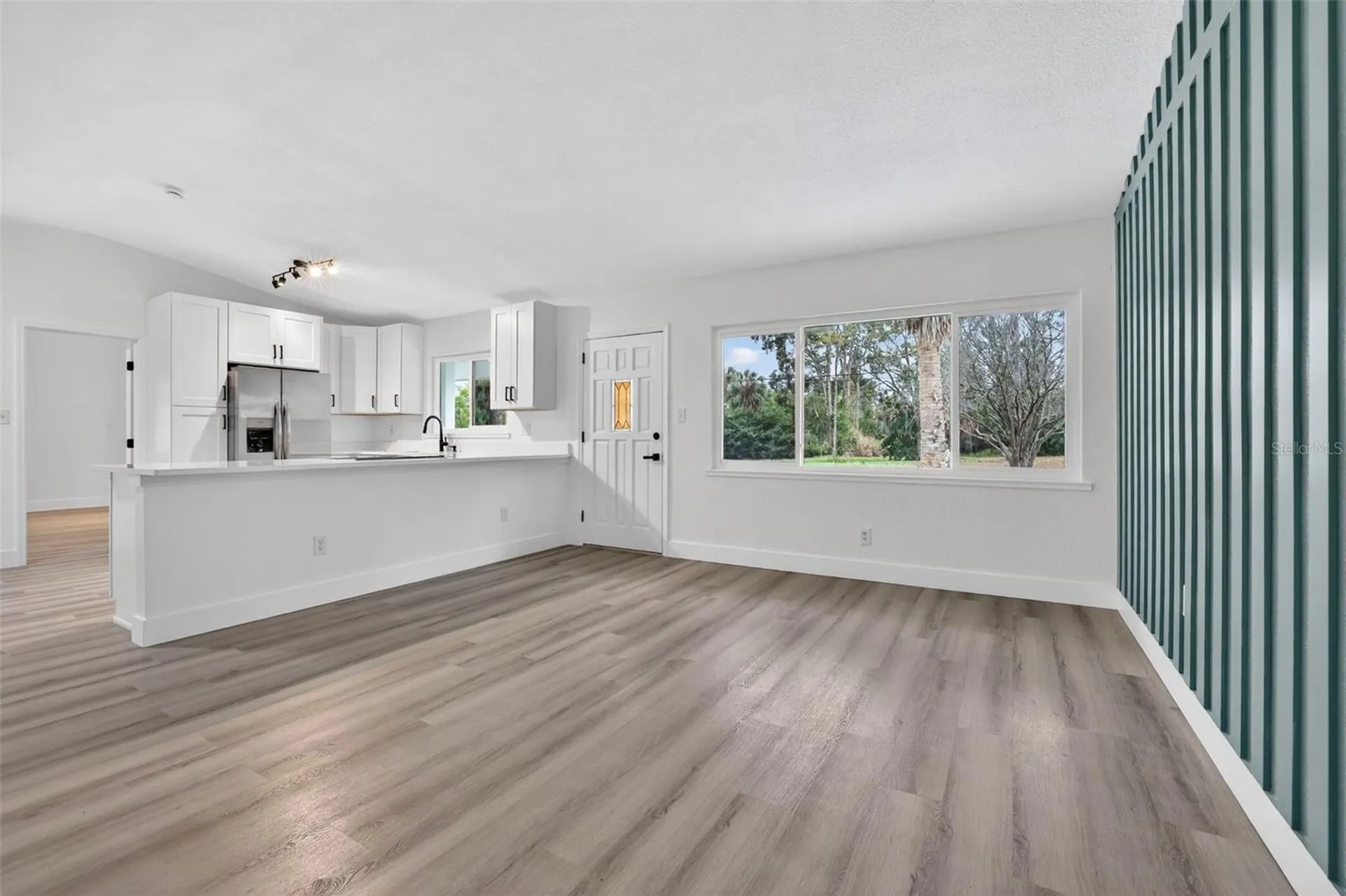 695 Sunset Drive Tarpon Springs FL 34689