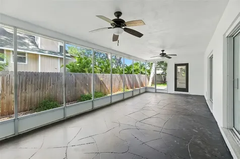 695 Sunset Drive Tarpon Springs FL 34689