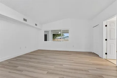 695 Sunset Drive Tarpon Springs FL 34689