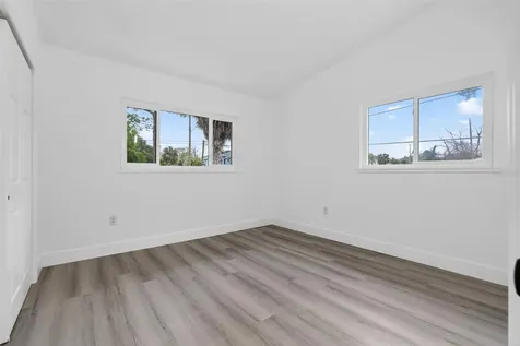 695 Sunset Drive Tarpon Springs FL 34689