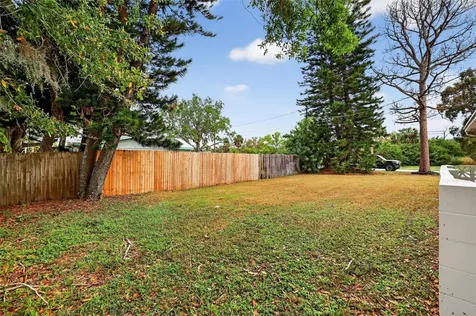 695 Sunset Drive Tarpon Springs FL 34689