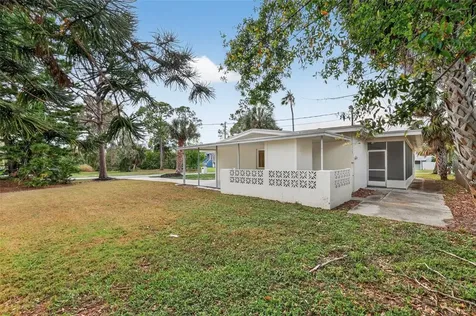 695 Sunset Drive Tarpon Springs FL 34689