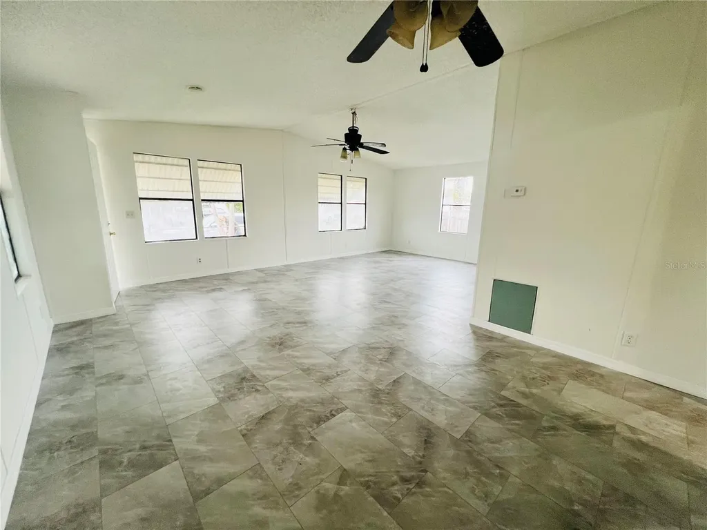 1850 Mary Lane Holiday FL 34690