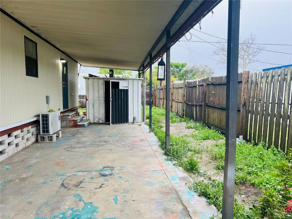 1850 Mary Lane Holiday FL 34690