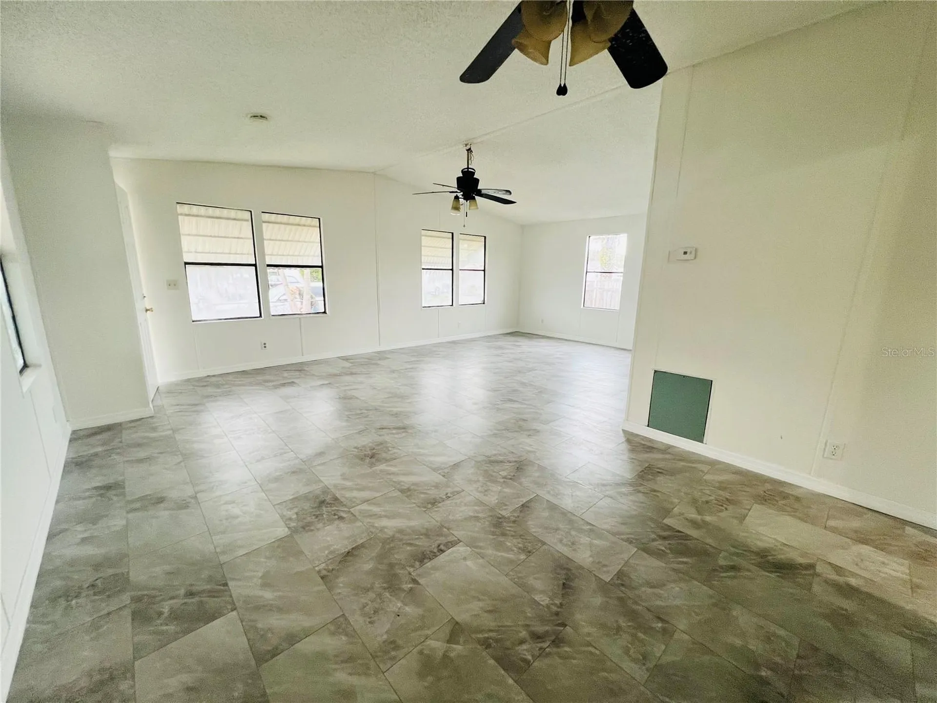 1850 Mary Lane Holiday FL 34690