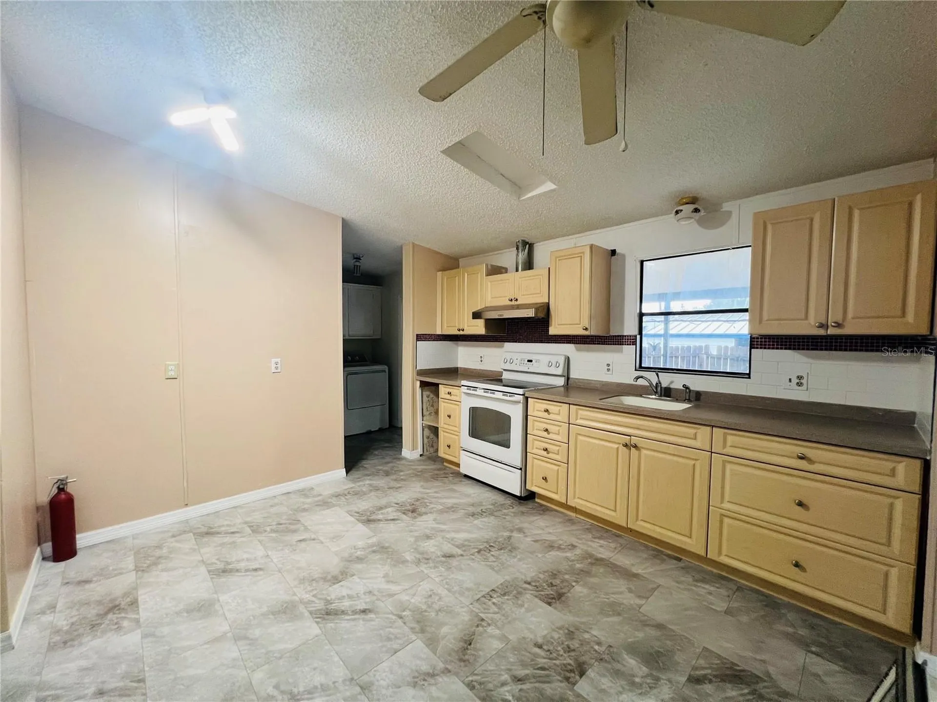 1850 Mary Lane Holiday FL 34690