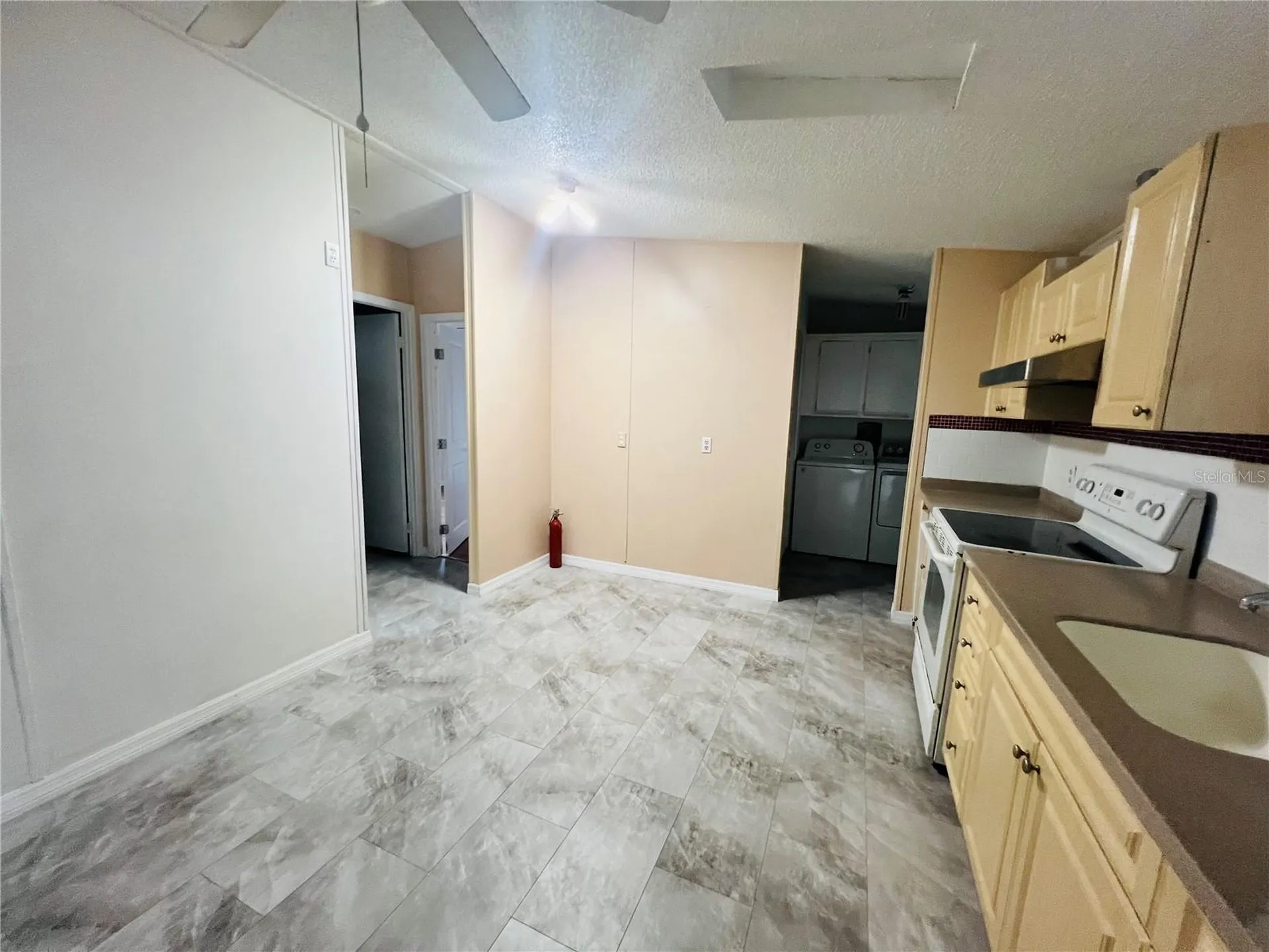 1850 Mary Lane Holiday FL 34690
