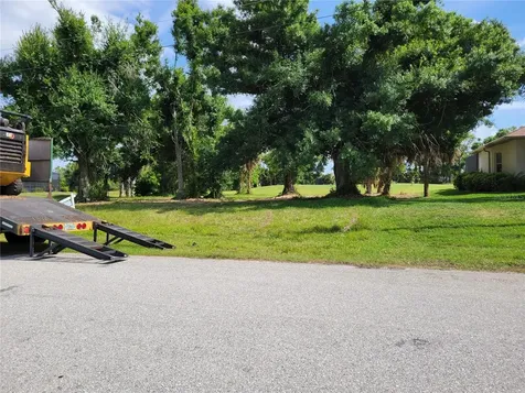 68 Long Meadow Place Rotonda West FL 33947