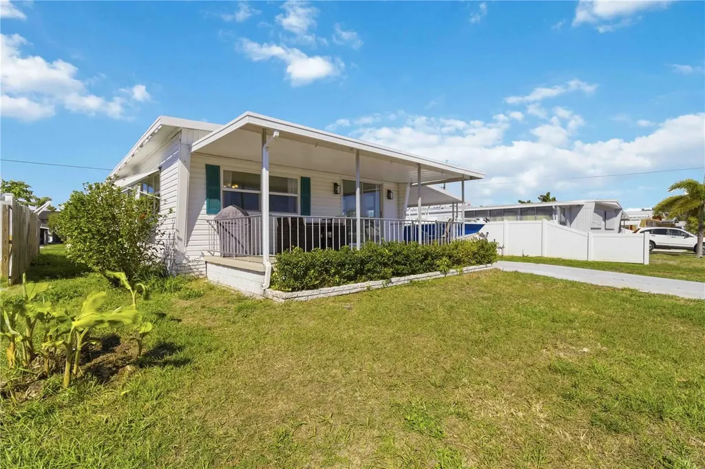 203 48th Avenue Drive W Bradenton FL 34207