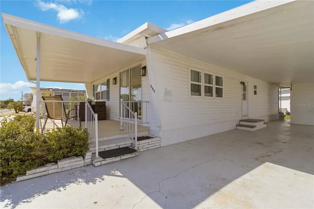 203 48th Avenue Drive W Bradenton FL 34207