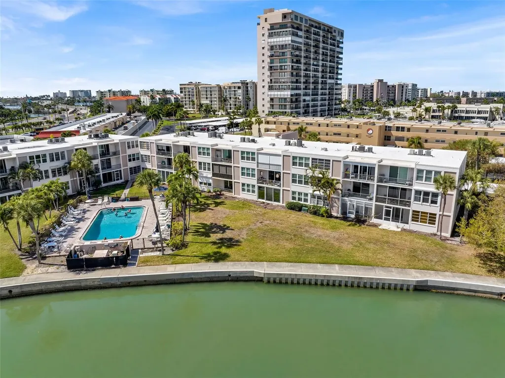 7405 Bay Island Drive S South Pasadena FL 33707