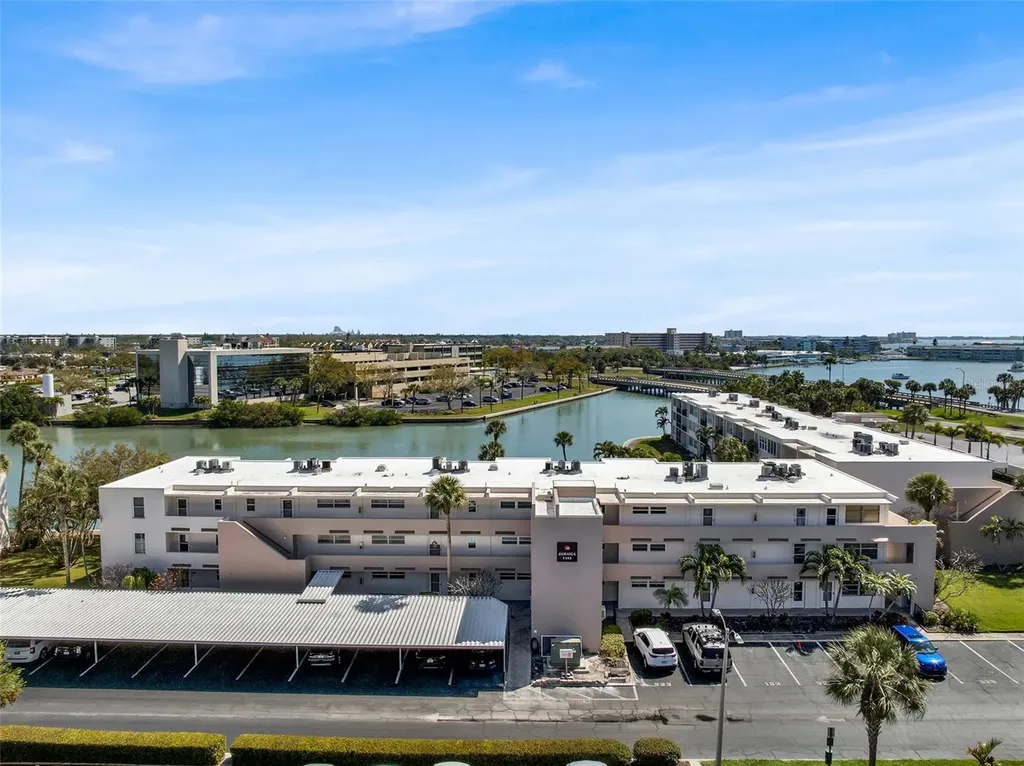 7405 Bay Island Drive S South Pasadena FL 33707
