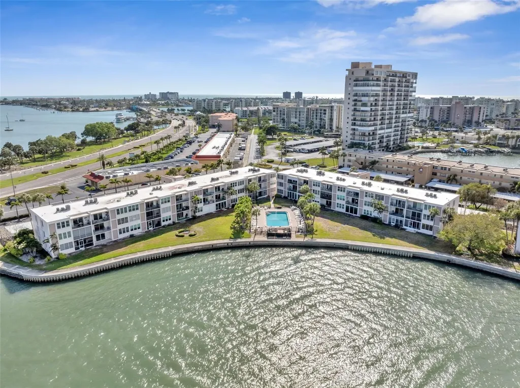 7405 Bay Island Drive S South Pasadena FL 33707