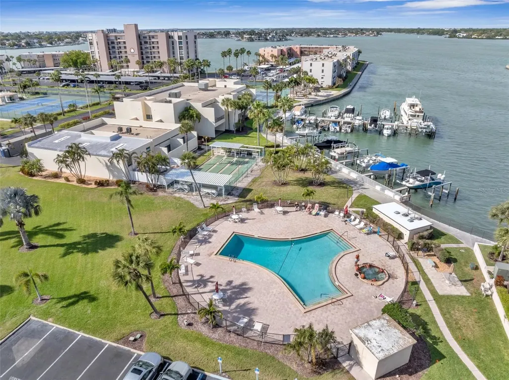 7405 Bay Island Drive S South Pasadena FL 33707