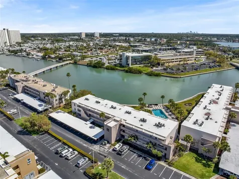 7405 Bay Island Drive S South Pasadena FL 33707