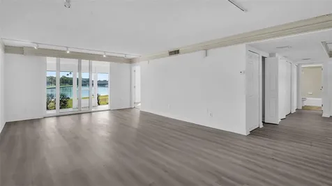 7405 Bay Island Drive S South Pasadena FL 33707