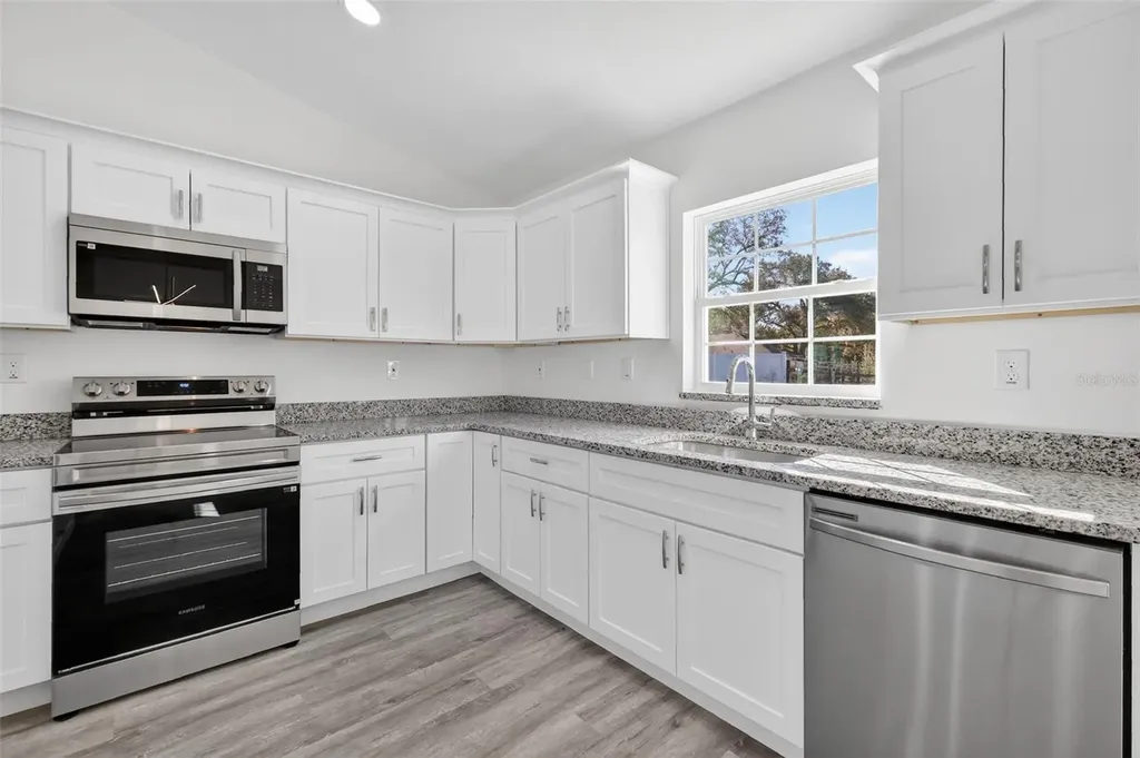 6052 SW 209th Avenue Dunnellon FL 34431