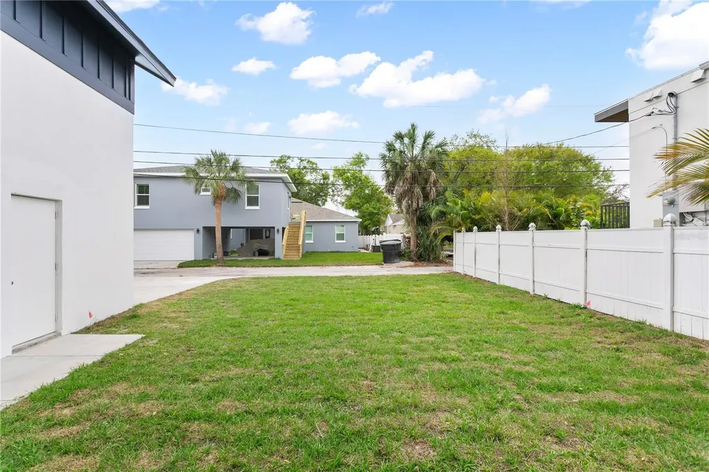 514 38th Avenue NE St Petersburg FL 33704