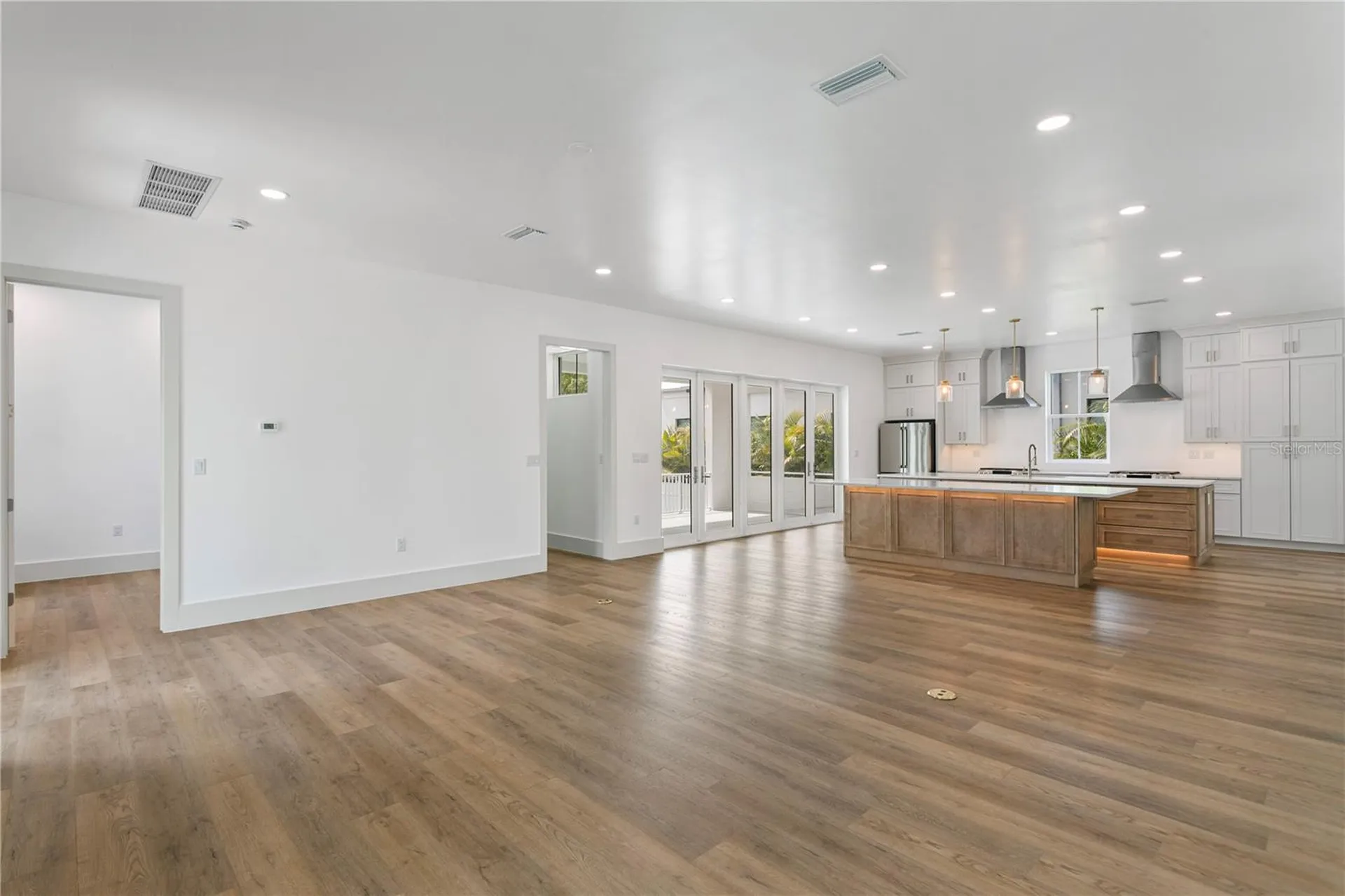 514 38th Avenue NE St Petersburg FL 33704