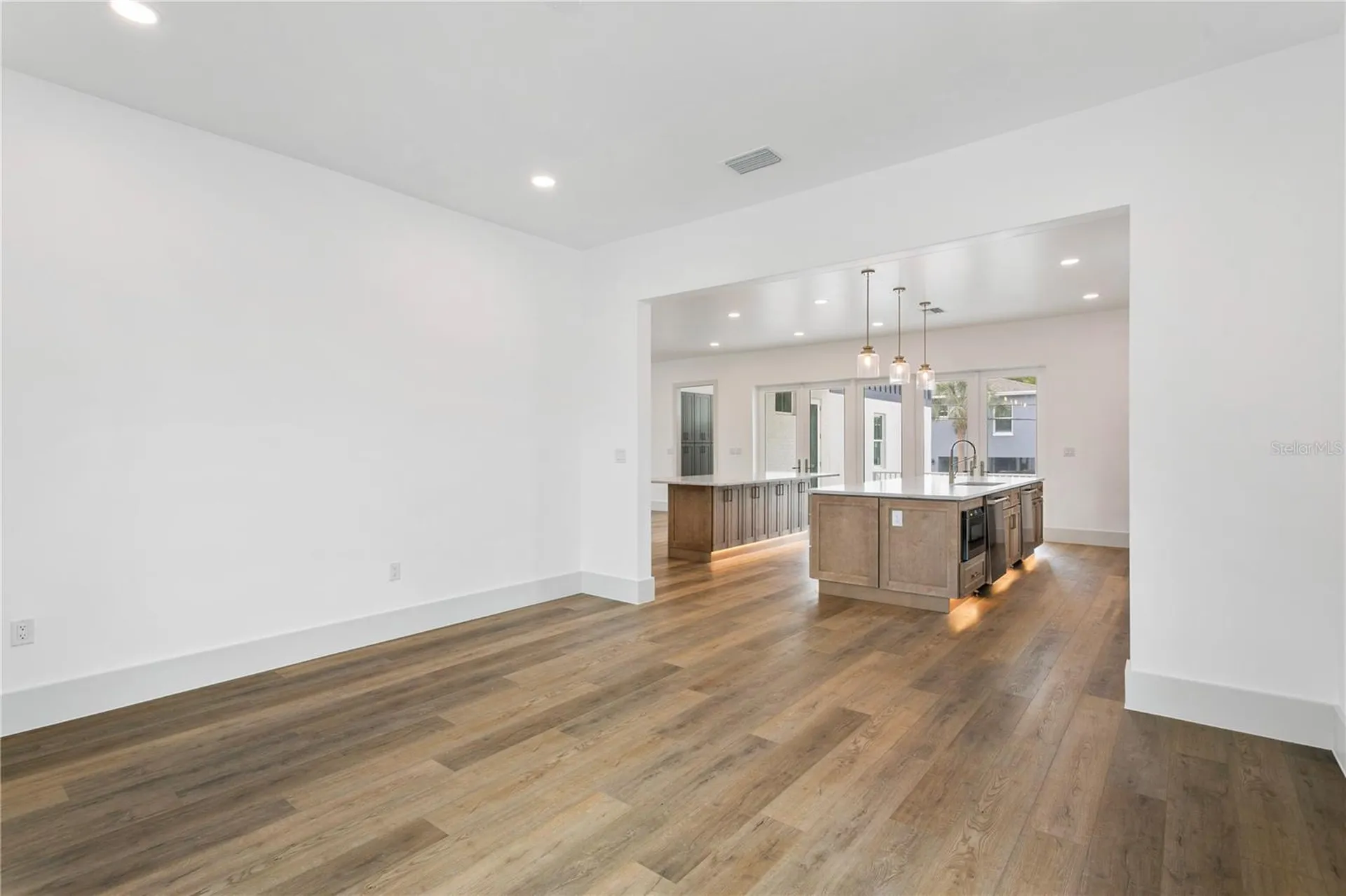 514 38th Avenue NE St Petersburg FL 33704