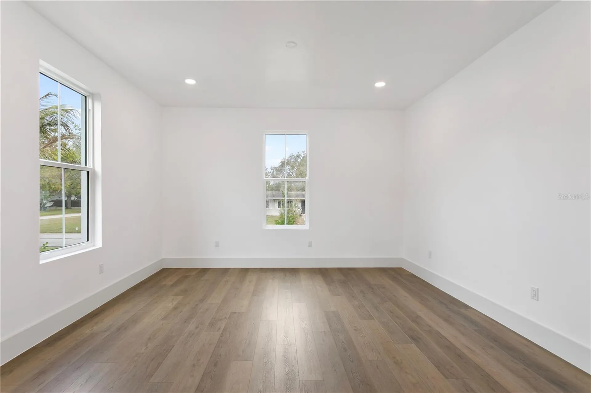 514 38th Avenue NE St Petersburg FL 33704