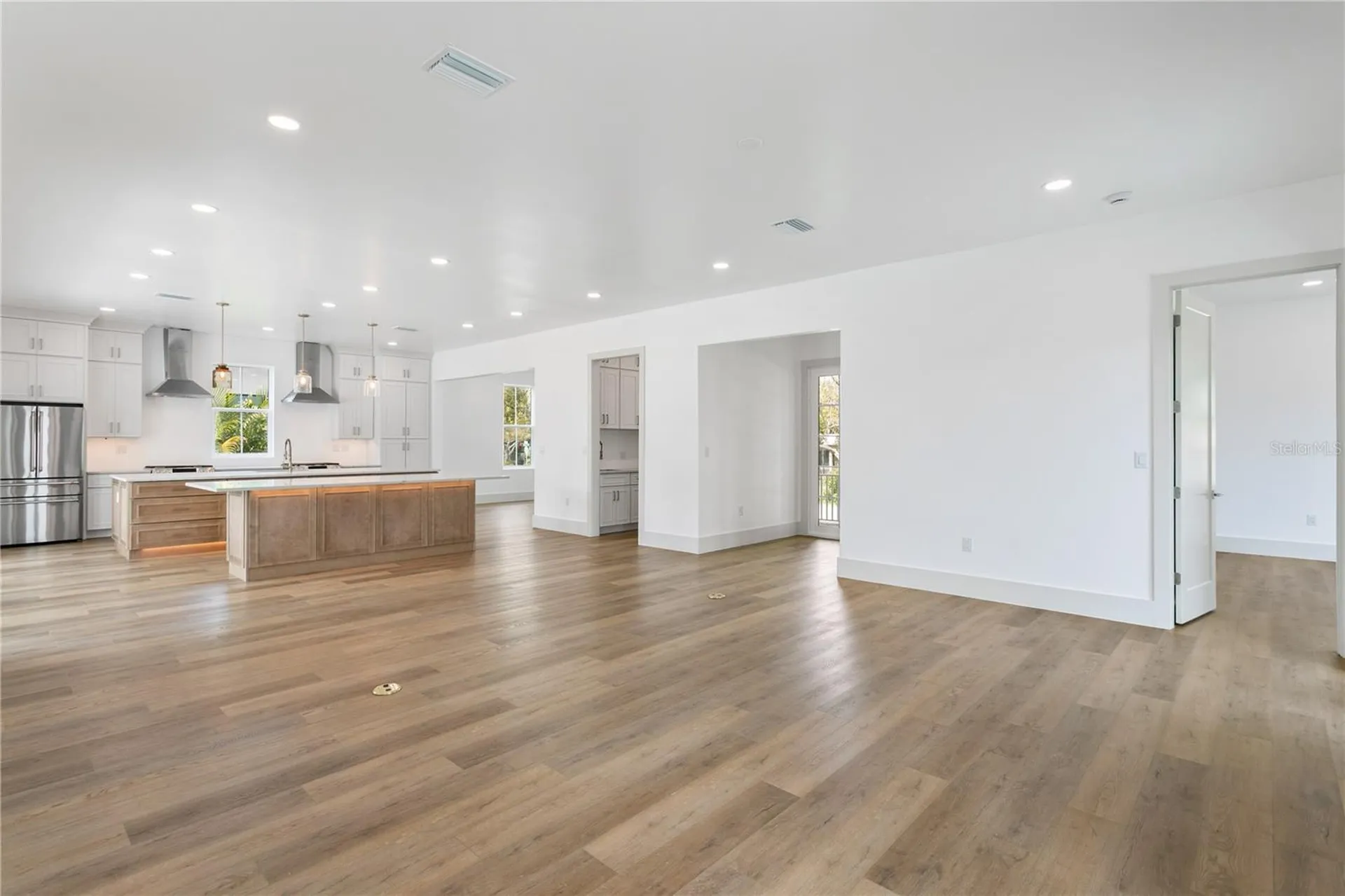 514 38th Avenue NE St Petersburg FL 33704