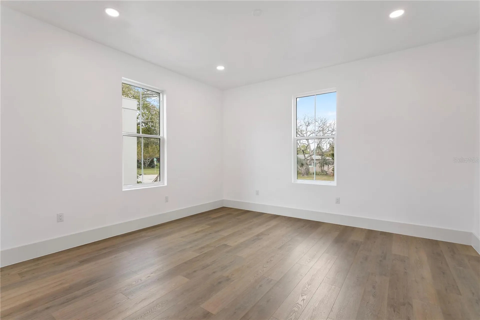 514 38th Avenue NE St Petersburg FL 33704