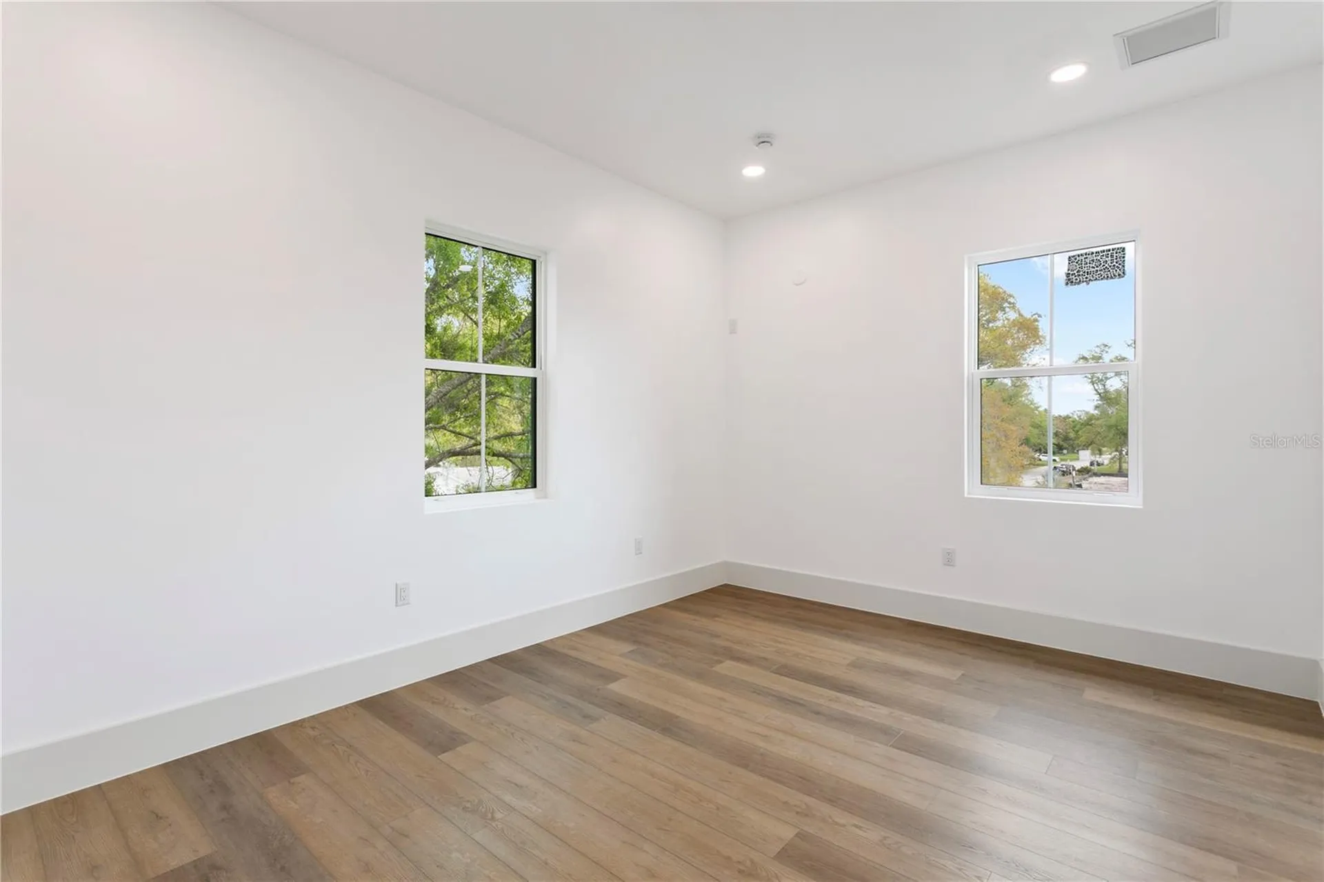 514 38th Avenue NE St Petersburg FL 33704