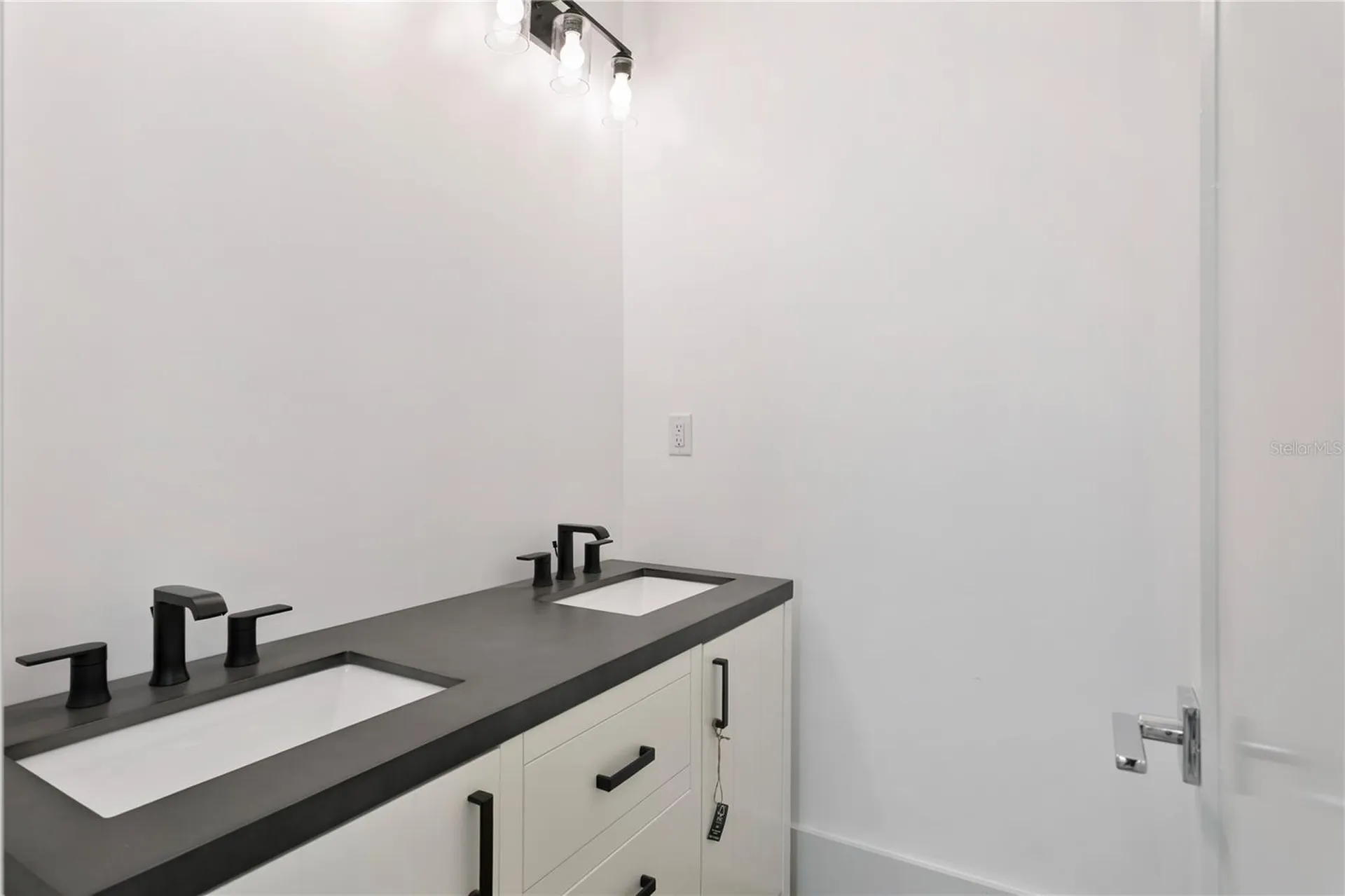 514 38th Avenue NE St Petersburg FL 33704