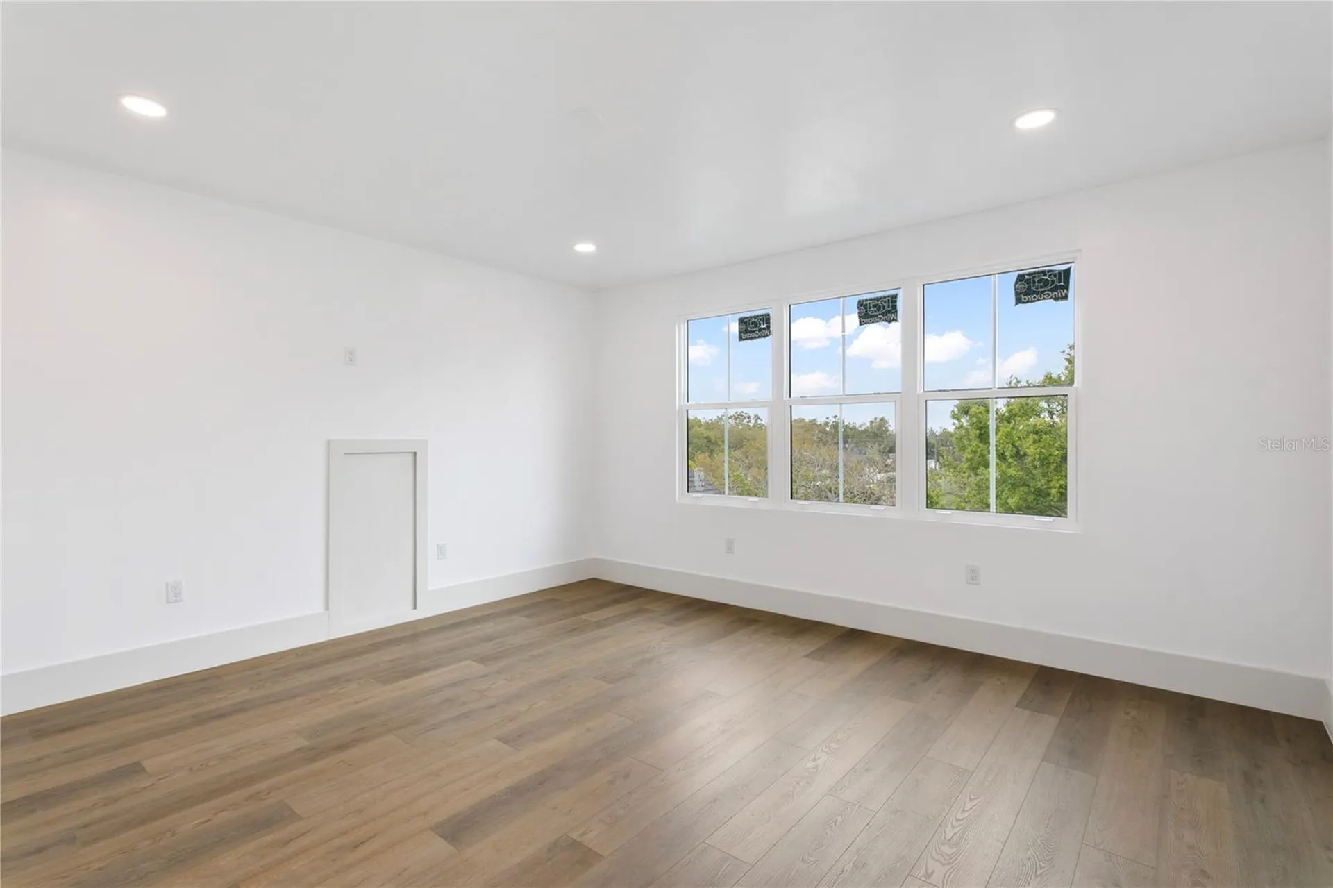 514 38th Avenue NE St Petersburg FL 33704