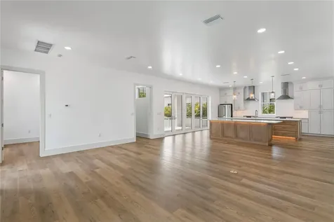 514 38th Avenue NE St Petersburg FL 33704