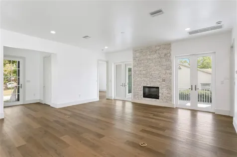 514 38th Avenue NE St Petersburg FL 33704