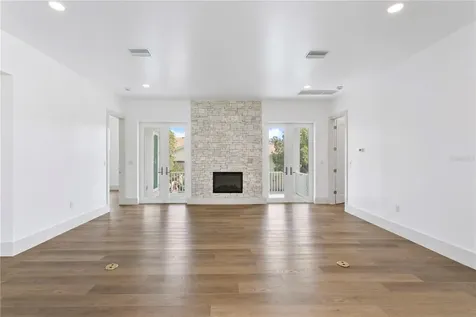 514 38th Avenue NE St Petersburg FL 33704