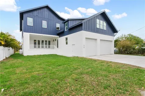 514 38th Avenue NE St Petersburg FL 33704