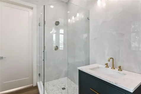 514 38th Avenue NE St Petersburg FL 33704