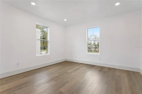 514 38th Avenue NE St Petersburg FL 33704