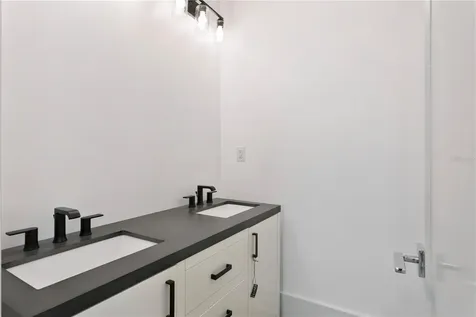 514 38th Avenue NE St Petersburg FL 33704