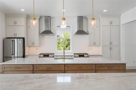 514 38th Avenue NE St Petersburg FL 33704