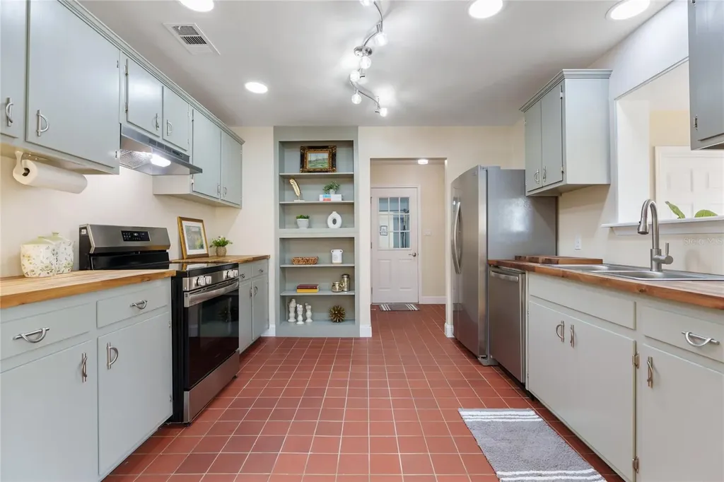 12946 NW Myers Ann Street Bristol FL 32321