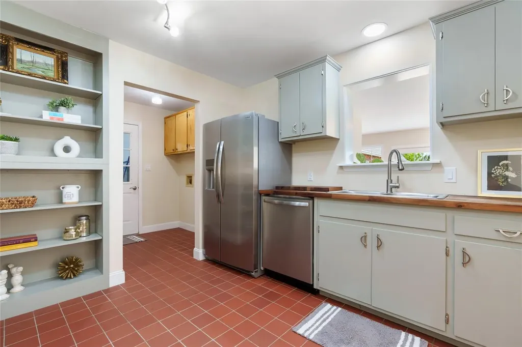 12946 NW Myers Ann Street Bristol FL 32321