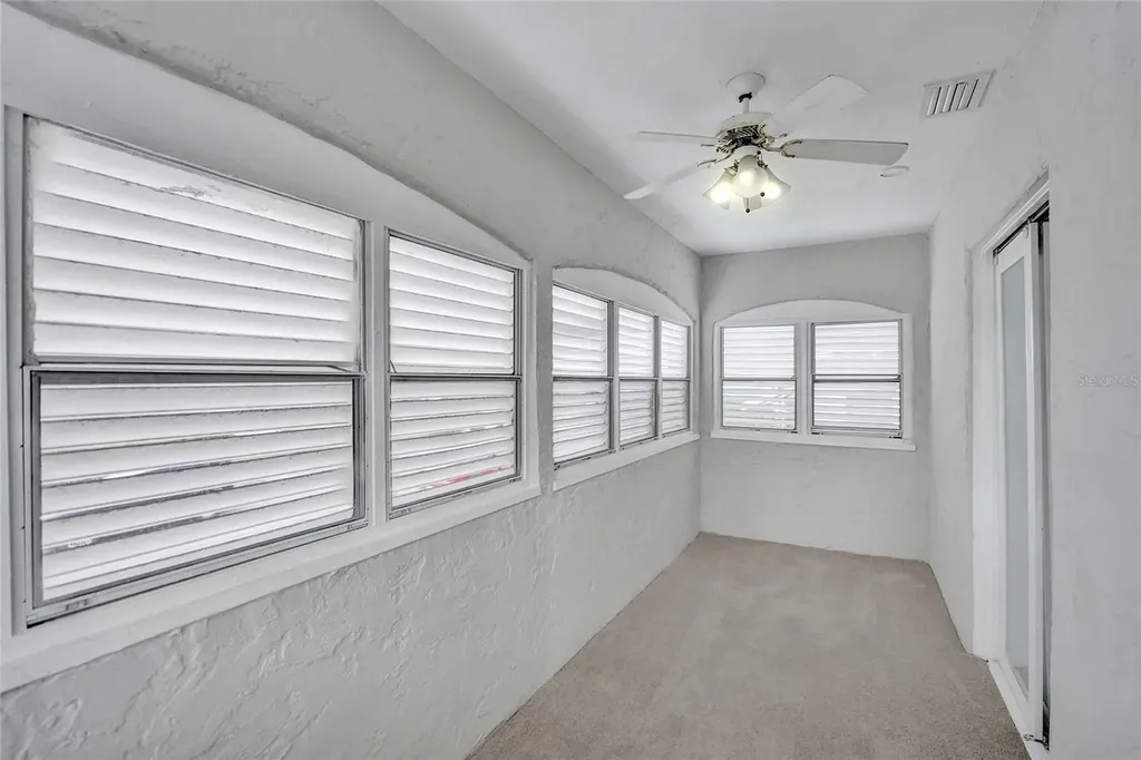 924 Mcintosh Street West Palm Beach FL 33405