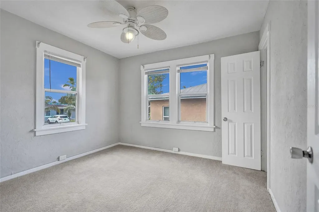 924 Mcintosh Street West Palm Beach FL 33405